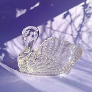 Clear Regaline Acrylic Swan Figure Decorative Home